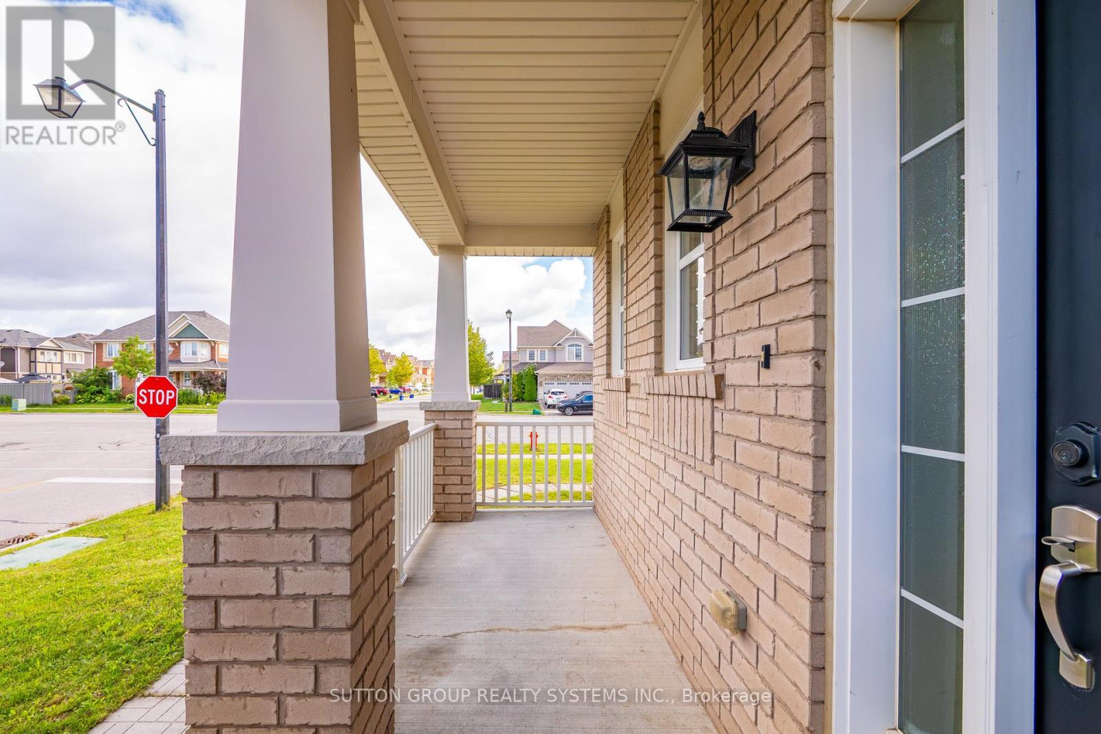 1030 Savoline Boulevard, Milton, Ontario  L9T 8P3 - Photo 9 - W12373013