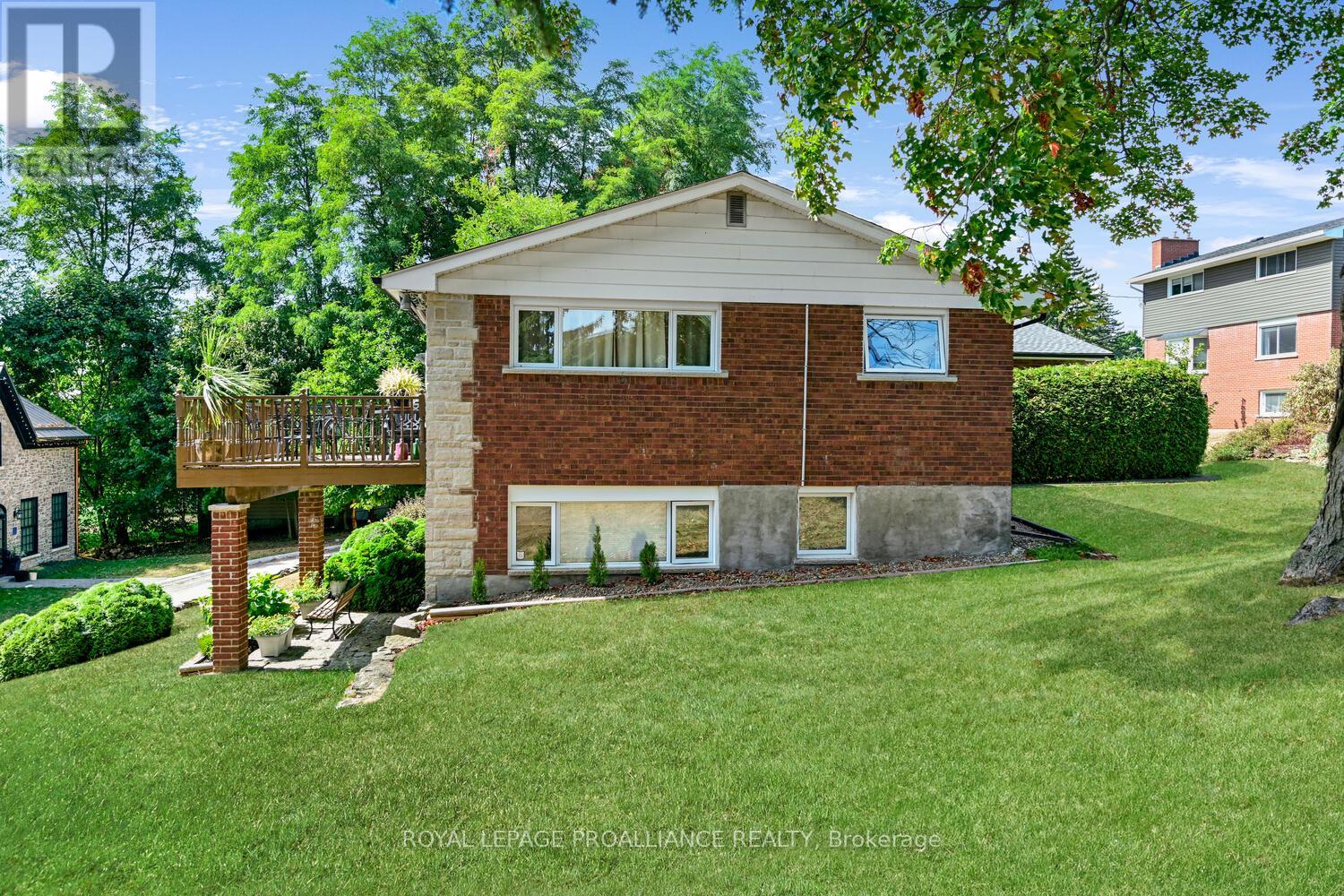 10 Cliffside Crescent, Brockville, Ontario  K6V 3A1 - Photo 32 - X12373021