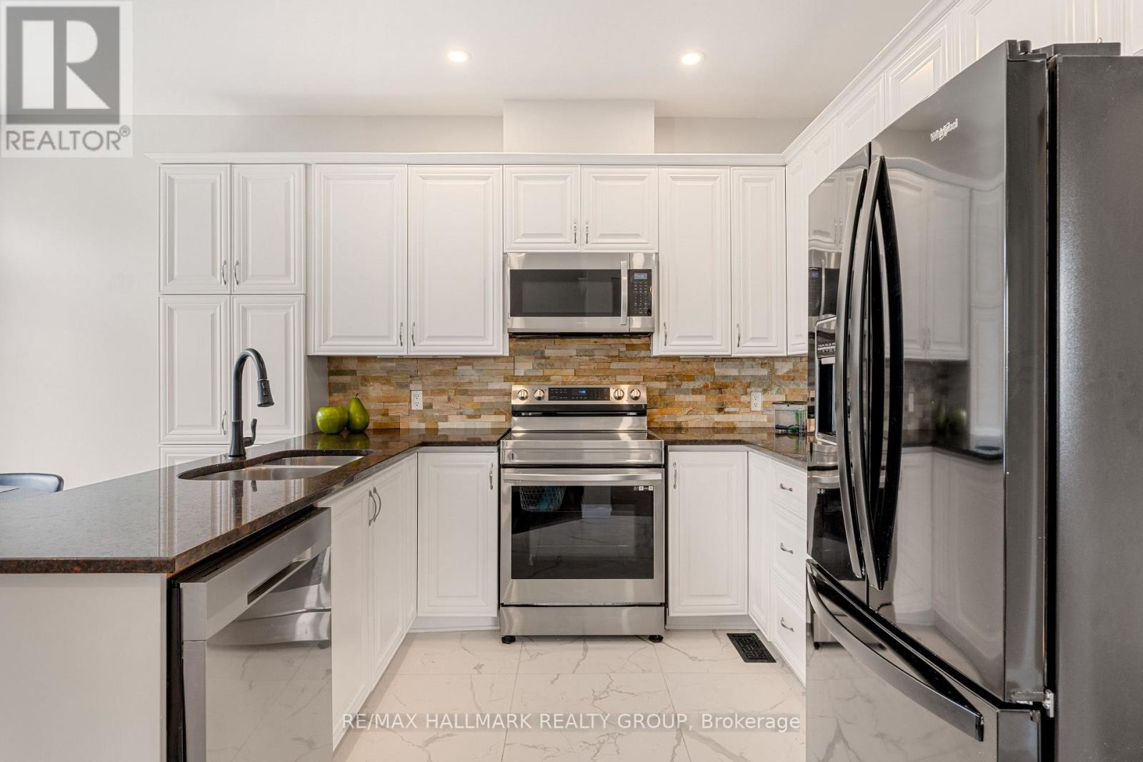 41 Smoketree Crescent E, Ottawa, Ontario  K2S 2B8 - Photo 13 - X12356833