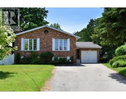 18 CLARA Crescent, Brantford, Ontario