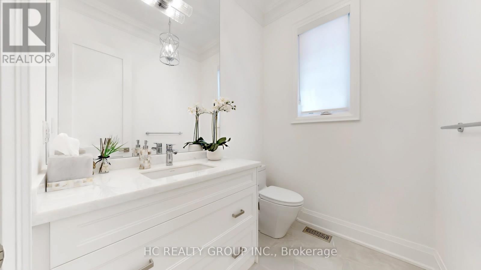 18 Denham Drive, Richmond Hill, Ontario  L4C 6J1 - Photo 18 - N12373023