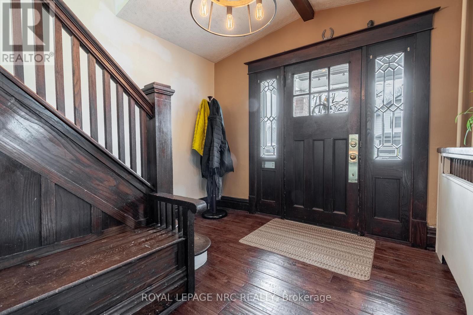172 Niagara Street, Welland, Ontario  L3C 1J5 - Photo 2 - X12373037