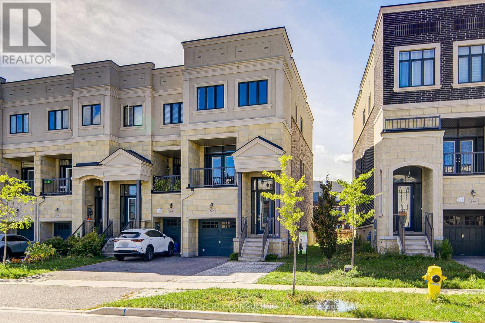 242 Thomas Cook Avenue, Vaughan (Patterson), Ontario  L6A 4Z9 - Photo 1 - N12373043