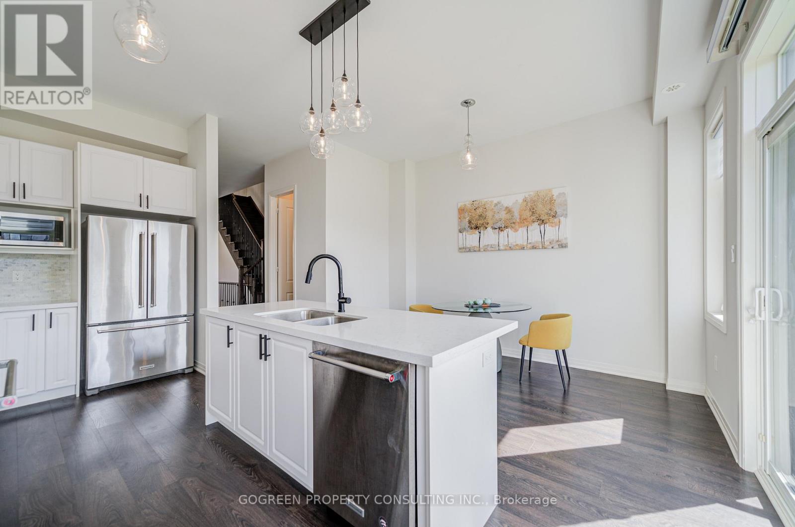 242 Thomas Cook Avenue, Vaughan (Patterson), Ontario  L6A 4Z9 - Photo 10 - N12373043