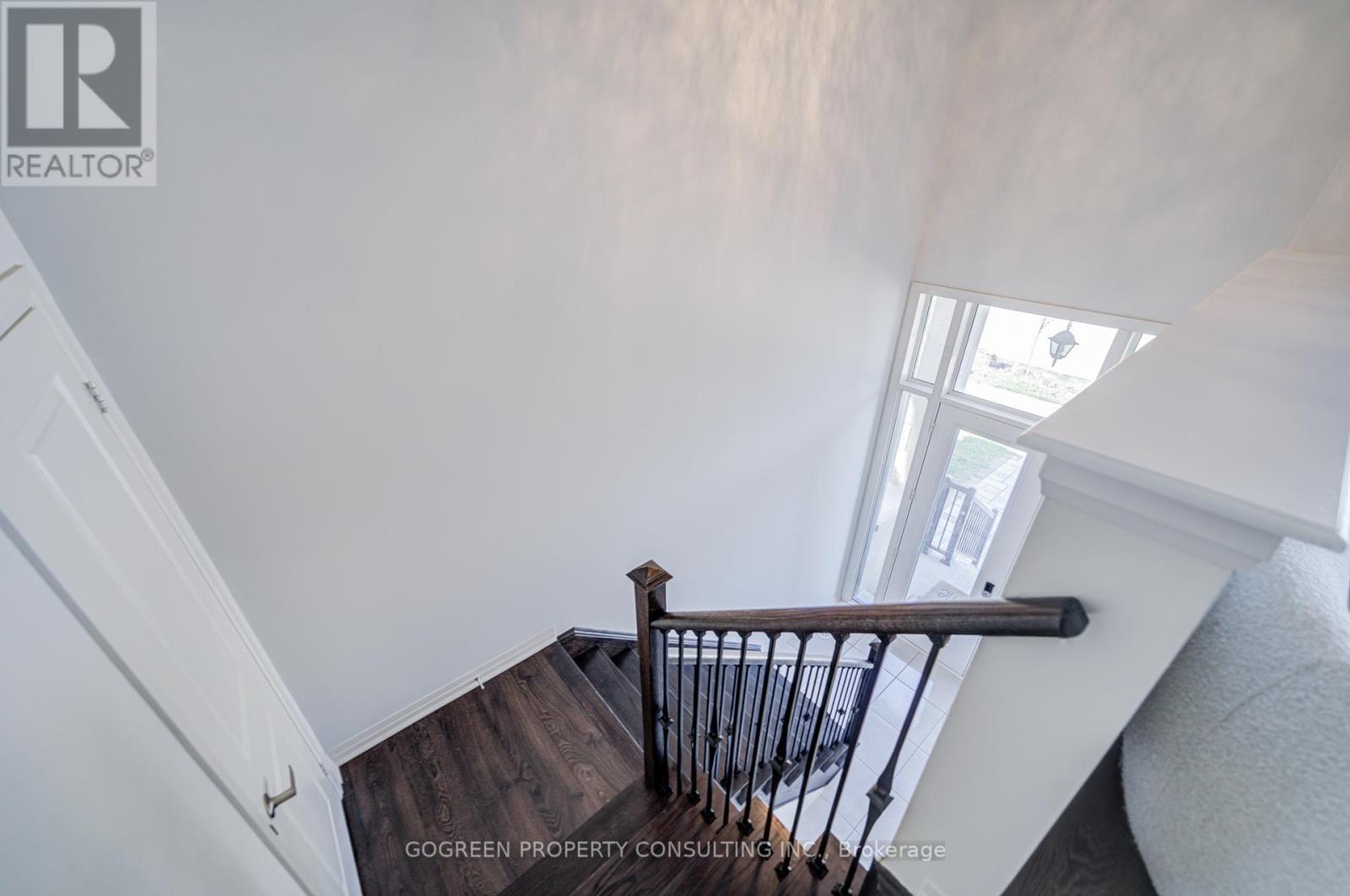 242 Thomas Cook Avenue, Vaughan (Patterson), Ontario  L6A 4Z9 - Photo 3 - N12373043