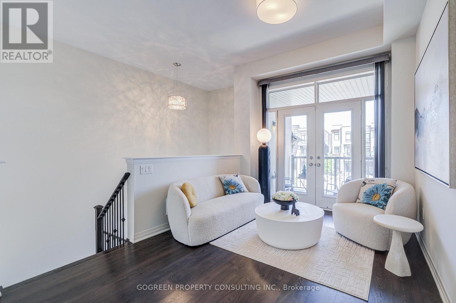 242 Thomas Cook Avenue, Vaughan (Patterson), Ontario  L6A 4Z9 - Photo 4 - N12373043