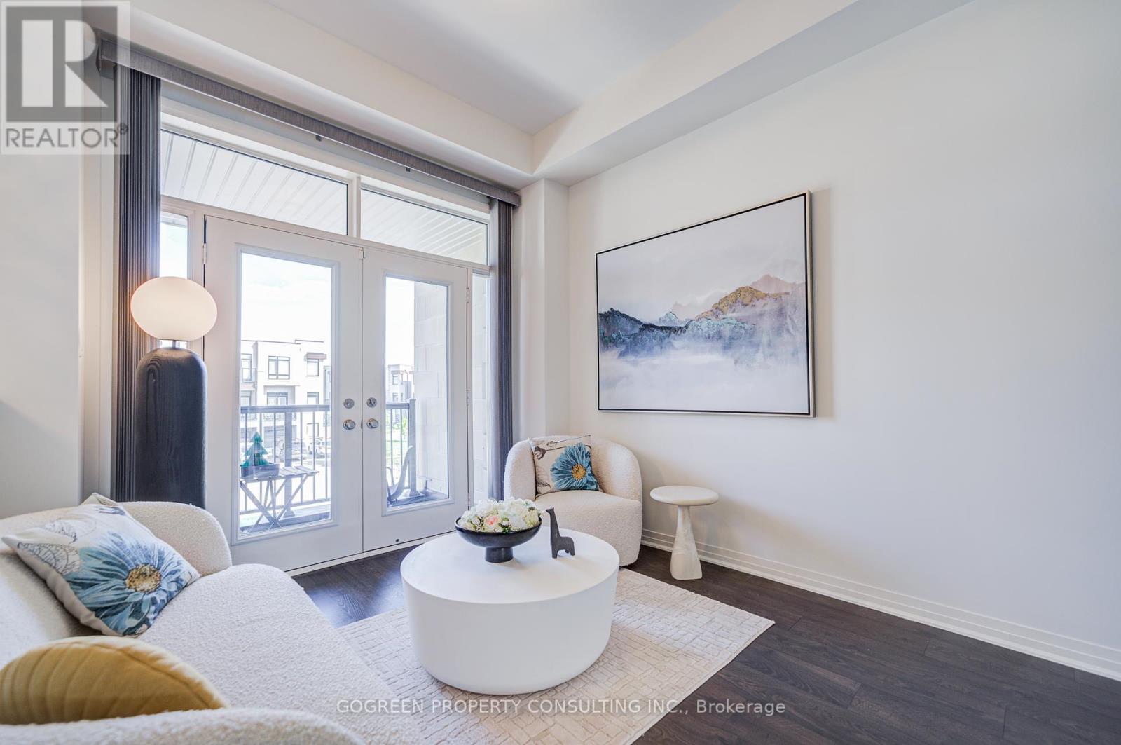 242 Thomas Cook Avenue, Vaughan (Patterson), Ontario  L6A 4Z9 - Photo 5 - N12373043