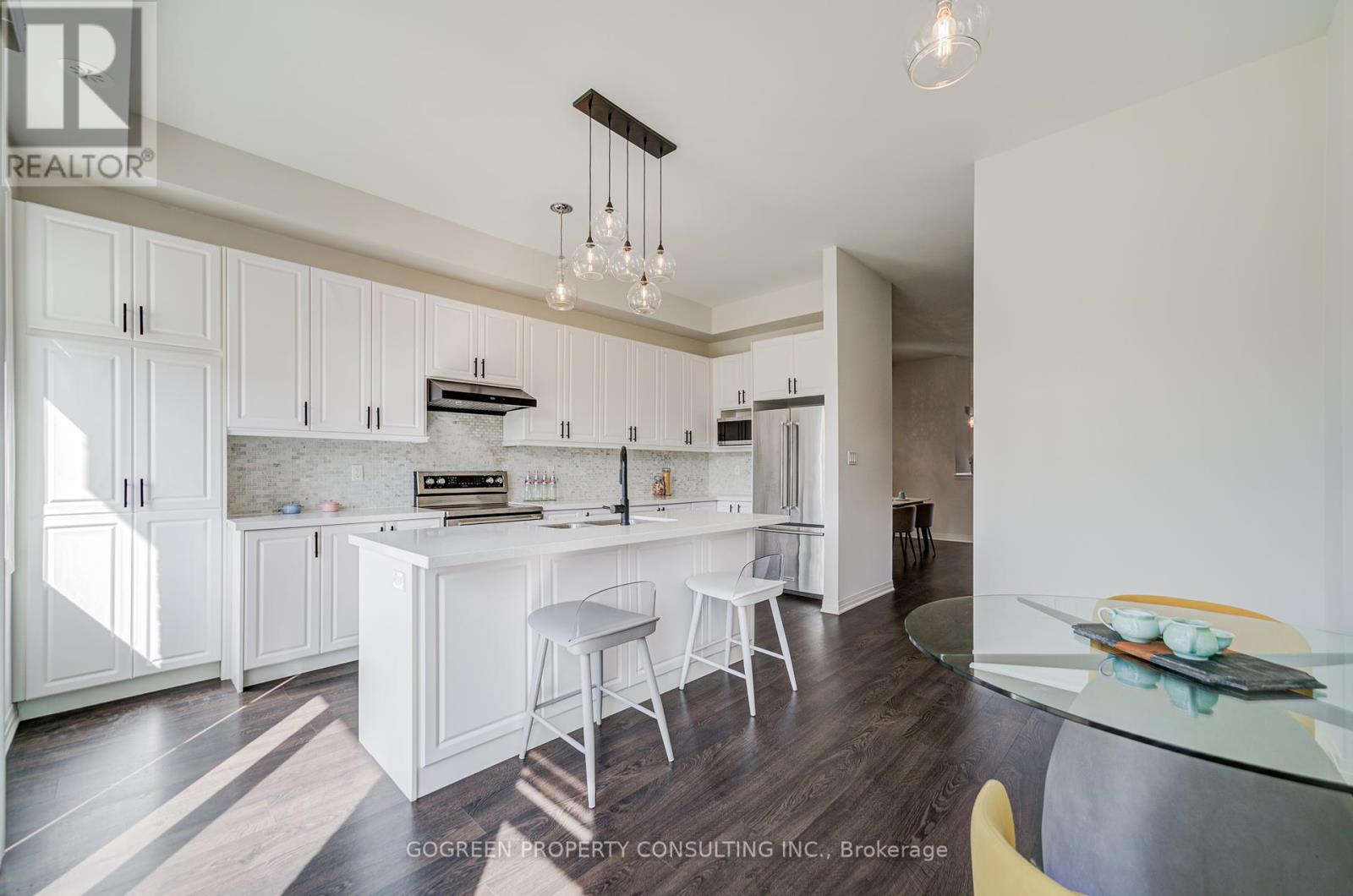 242 Thomas Cook Avenue, Vaughan (Patterson), Ontario  L6A 4Z9 - Photo 9 - N12373043