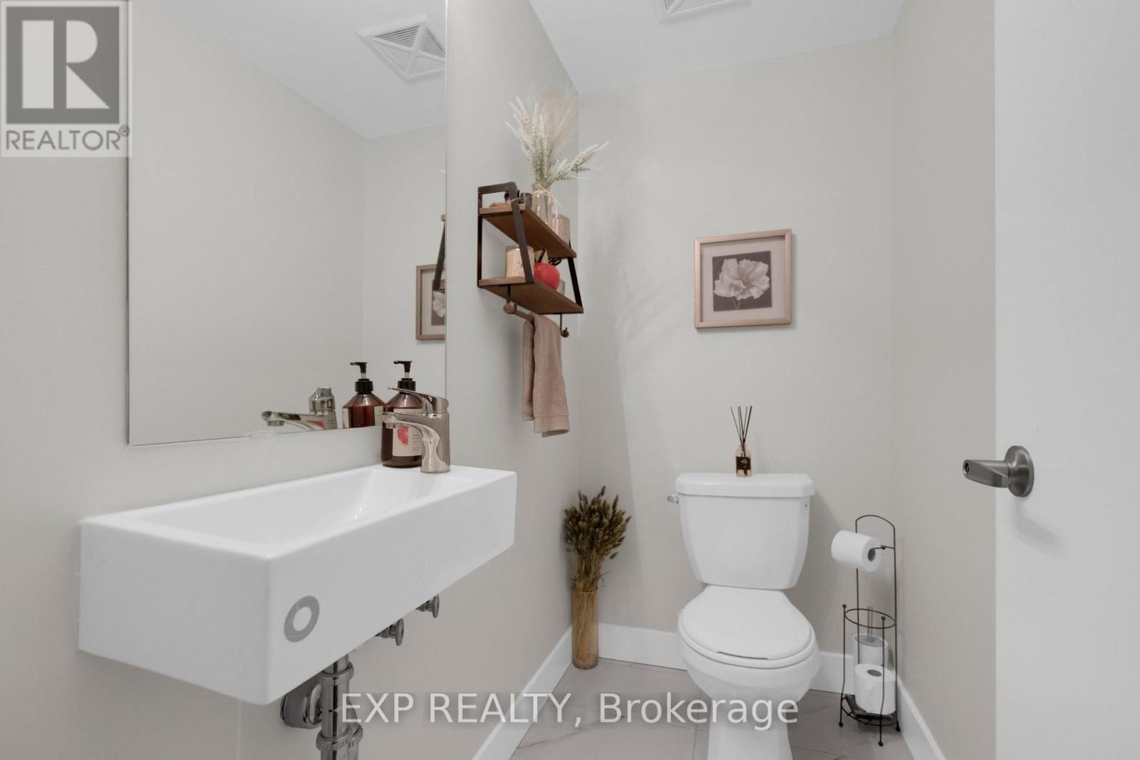112 - 600 Alex Gardner Circle, Aurora, Ontario  L4G 3G5 - Photo 13 - N12373050