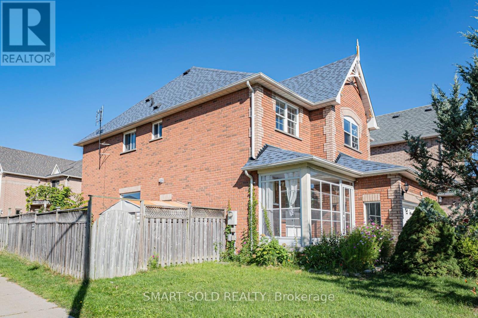 140 English Oak Drive, Richmond Hill, Ontario  L4E 4G4 - Photo 8 - N12373061