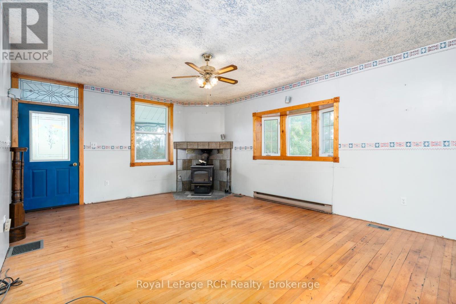 228 10 Concession, Brockton, Ontario  N0G 1J0 - Photo 10 - X12373092