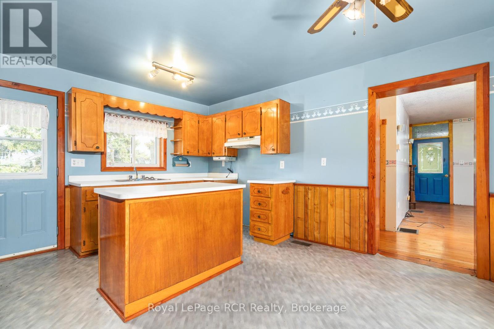 228 10 Concession, Brockton, Ontario  N0G 1J0 - Photo 13 - X12373092