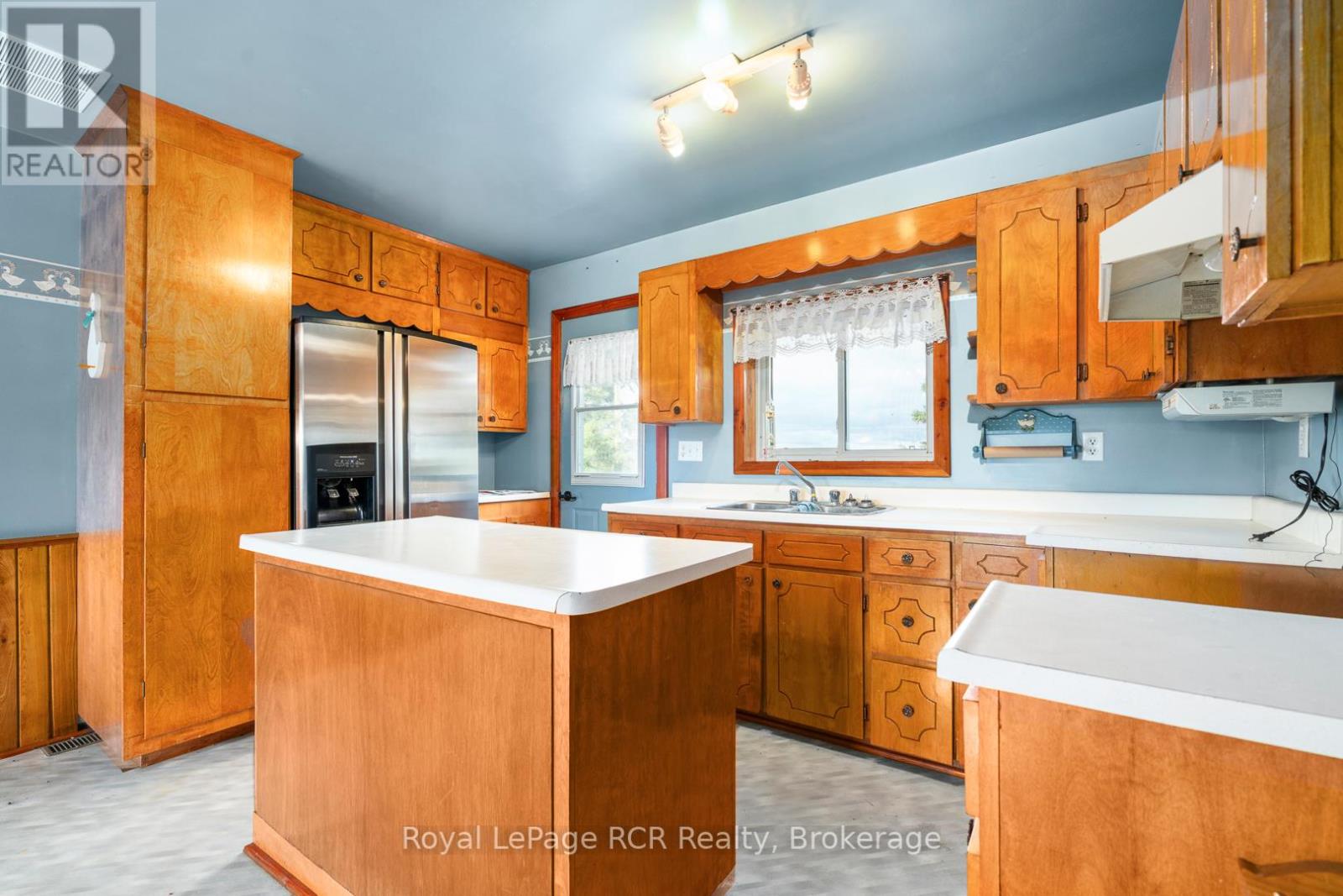 228 10 Concession, Brockton, Ontario  N0G 1J0 - Photo 14 - X12373092