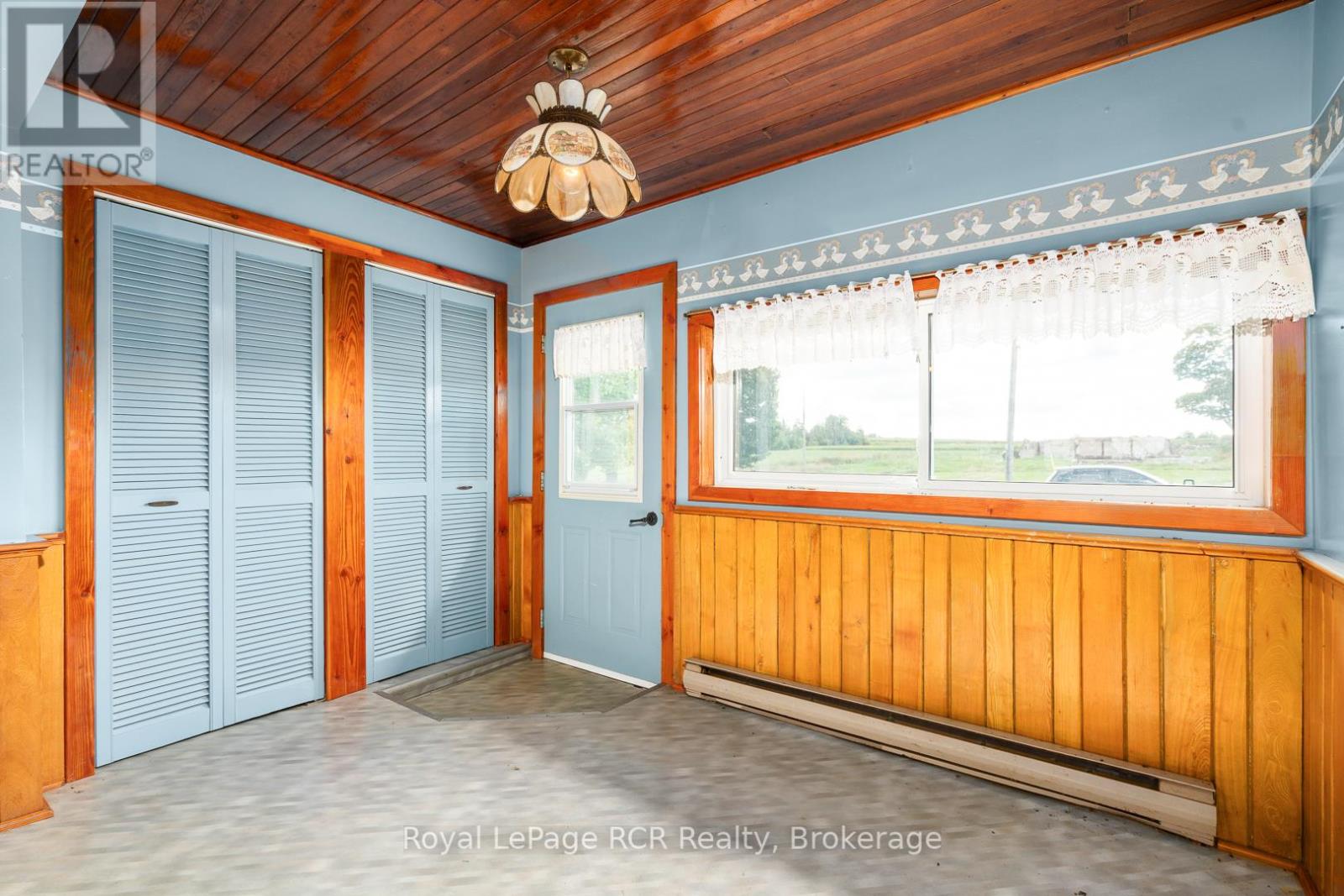 228 10 Concession, Brockton, Ontario  N0G 1J0 - Photo 16 - X12373092