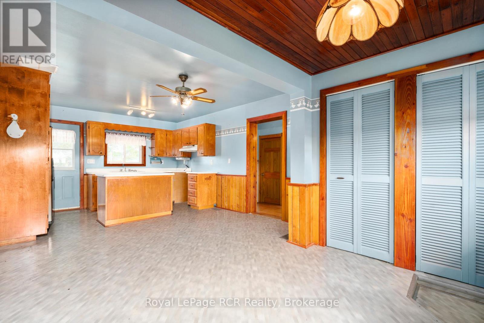 228 10 Concession, Brockton, Ontario  N0G 1J0 - Photo 17 - X12373092