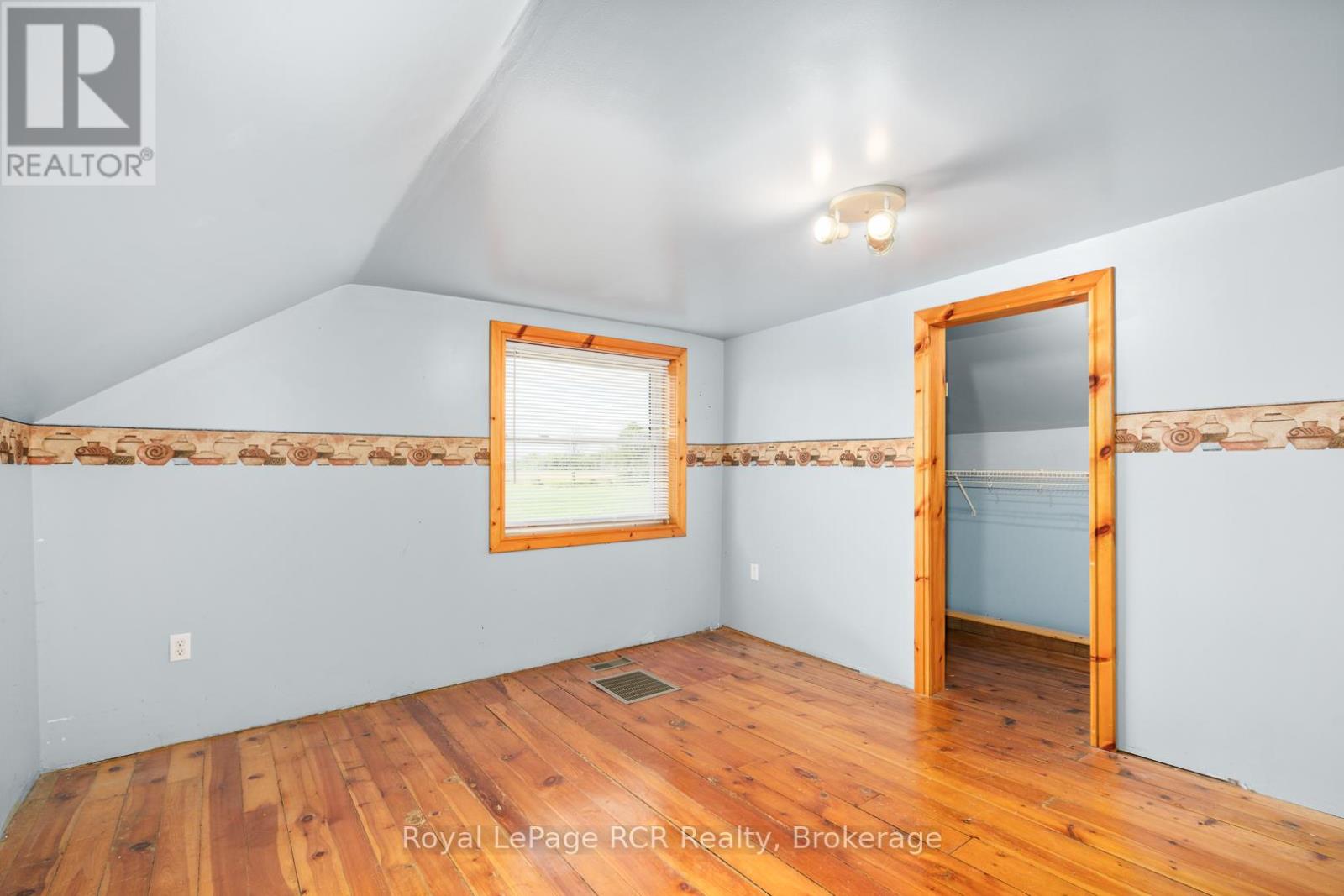 228 10 Concession, Brockton, Ontario  N0G 1J0 - Photo 19 - X12373092
