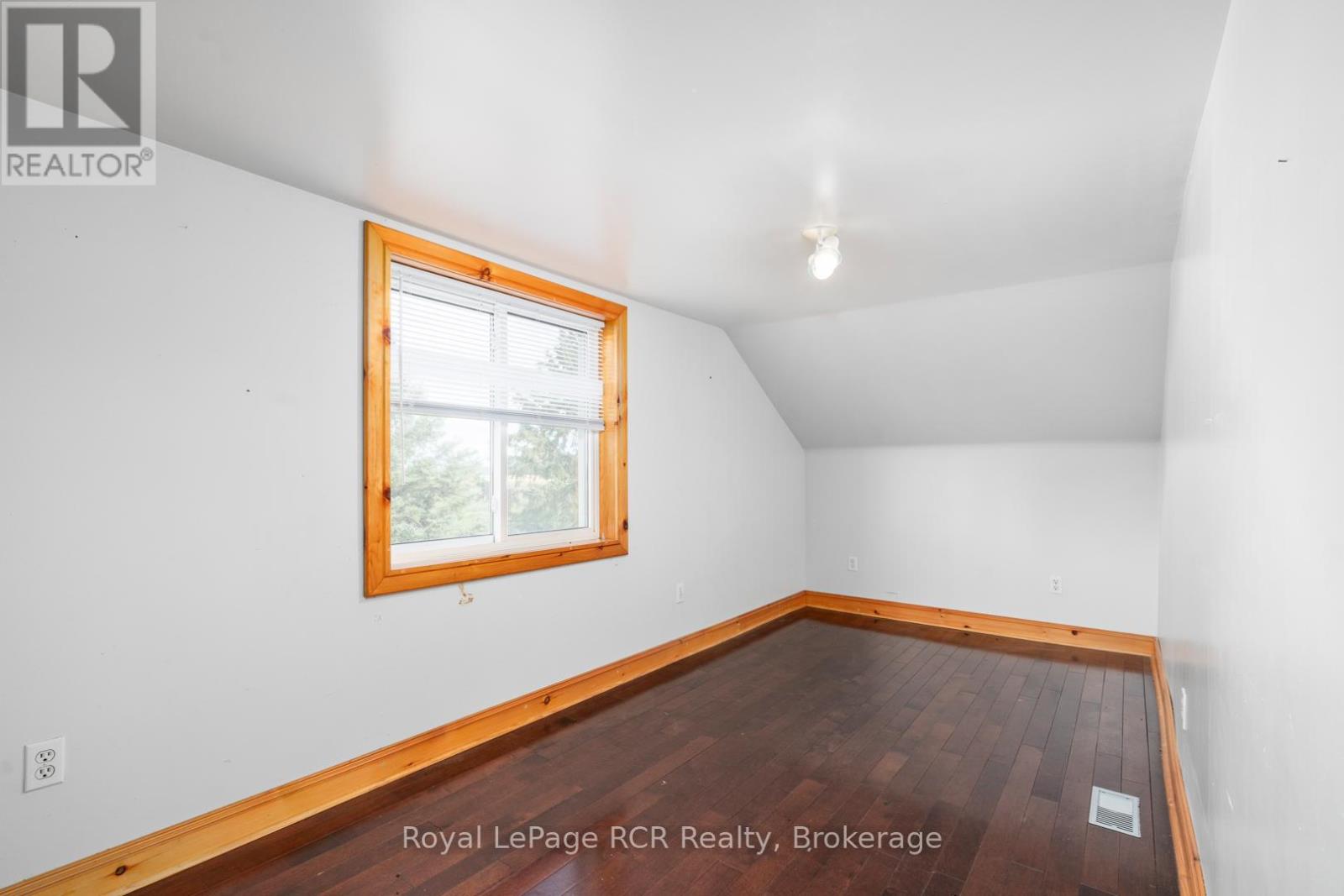 228 10 Concession, Brockton, Ontario  N0G 1J0 - Photo 20 - X12373092