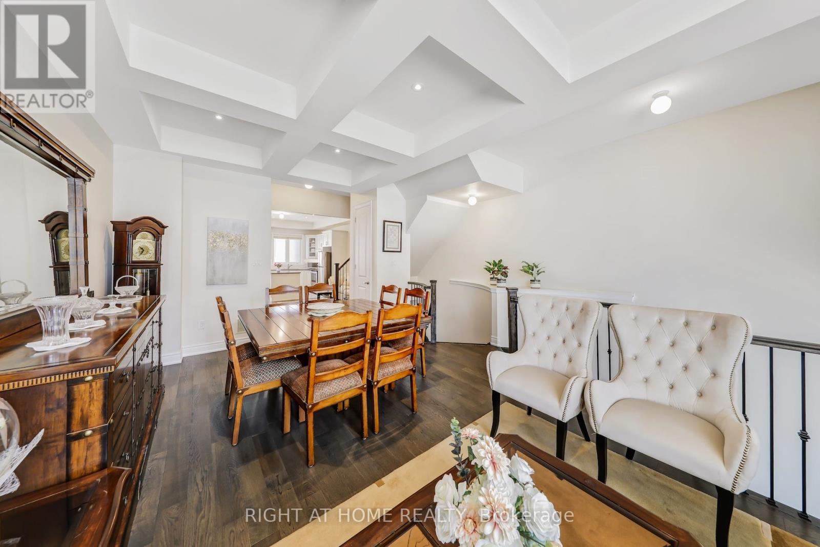 16 Lasalle Lane, Richmond Hill, Ontario  L4C 7V6 - Photo 18 - N12373080