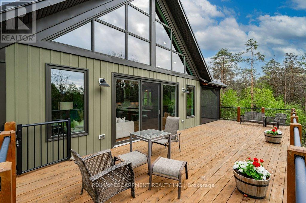 1040 Clyde Road, North Dumfries, Ontario  N1R 5S7 - Photo 48 - X12373073