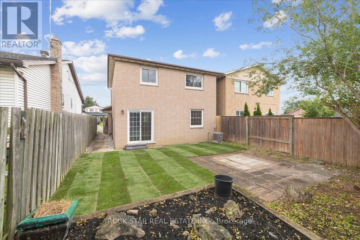 61 Adis Avenue, Hamilton (Gurnett), Ontario  L9C 6T9 - Photo 37 - X12373087