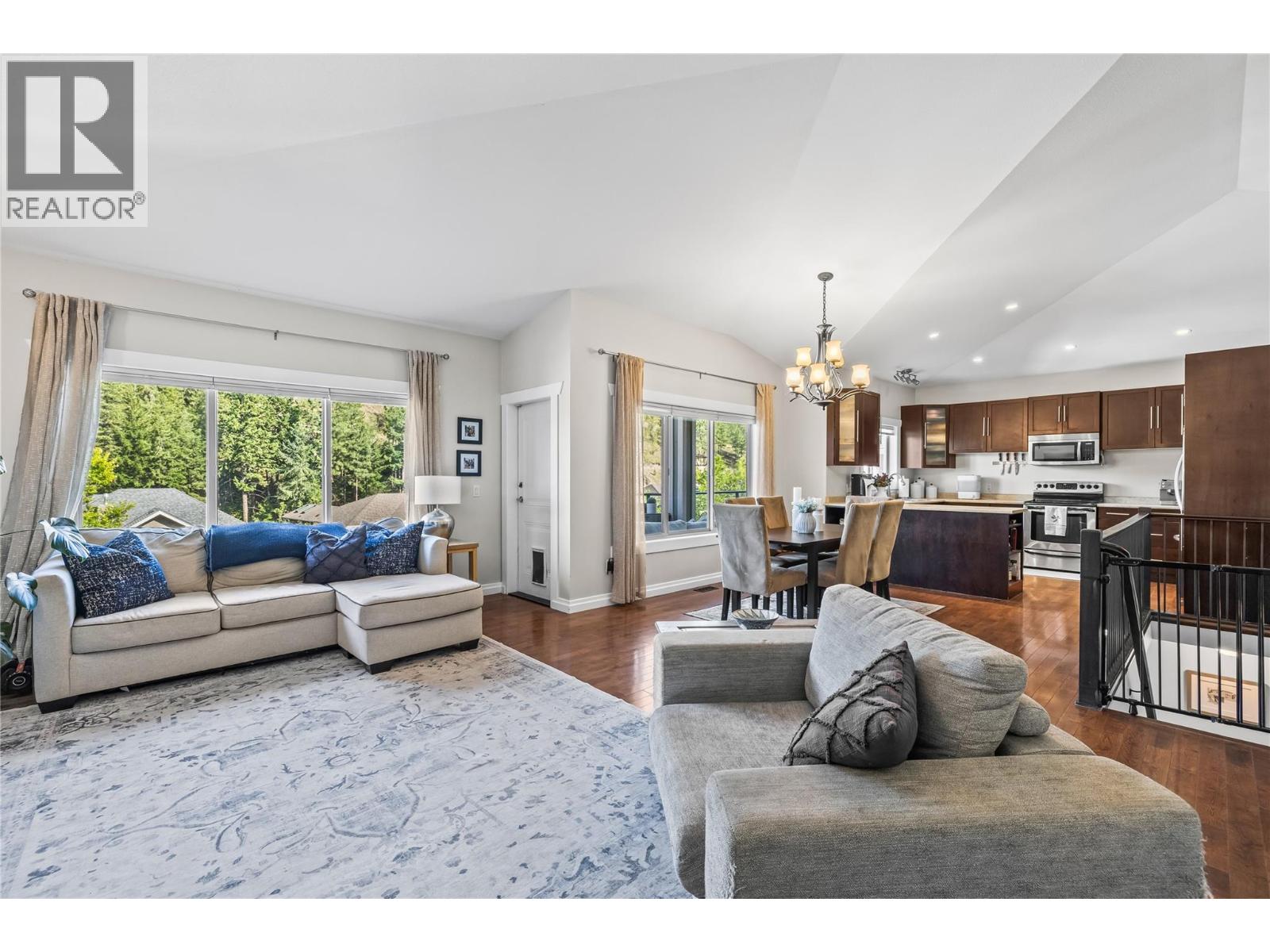 2223 Sunview Drive West Kelowna Photo 2