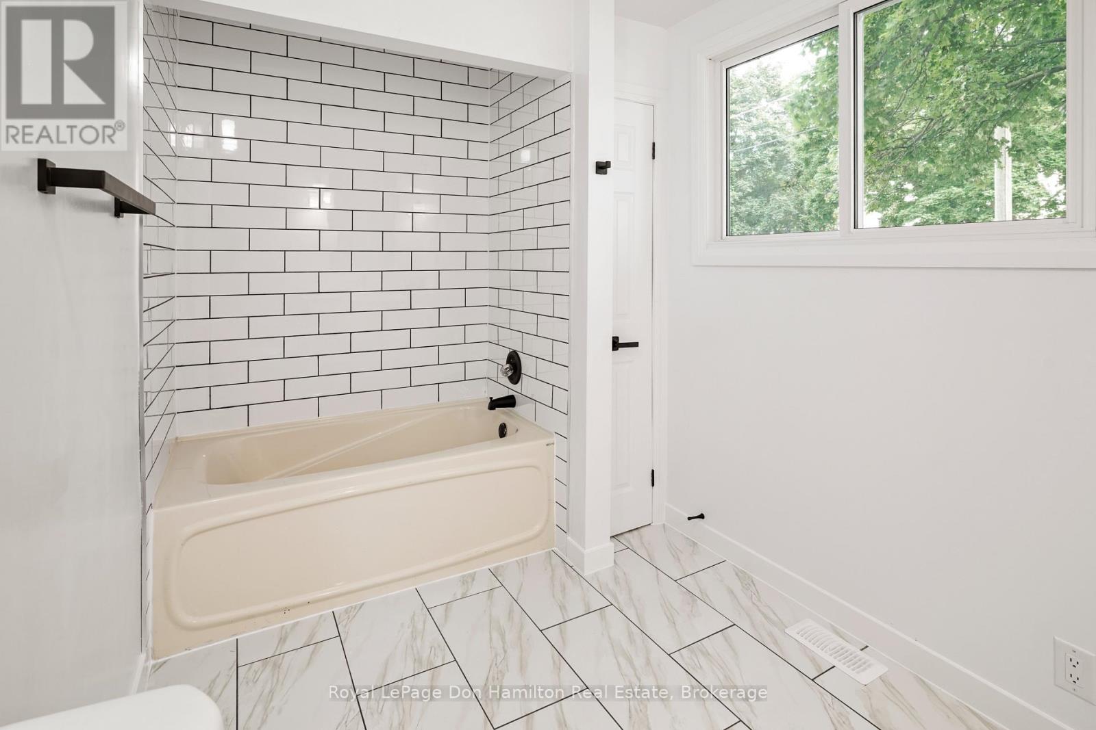 99 John Street, Huron East, Ontario  N0K 1W0 - Photo 29 - X12373124
