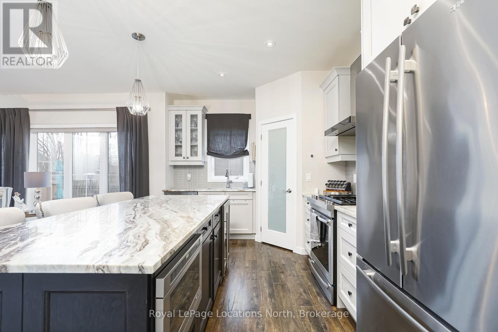 122 Yellow Birch Crescent, Blue Mountains, Ontario  L9Y 0Y5 - Photo 12 - X12373126