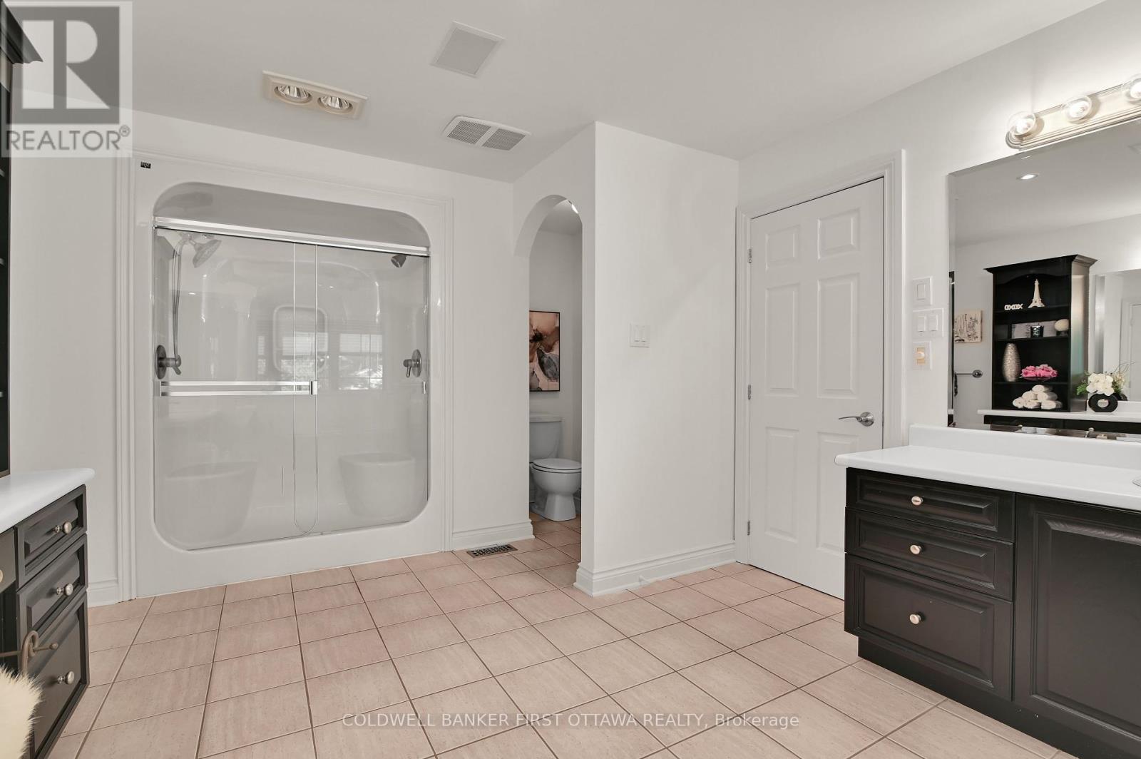 18 Cypress Gardens, Ottawa, Ontario  K2S 1W6 - Photo 20 - X12373157