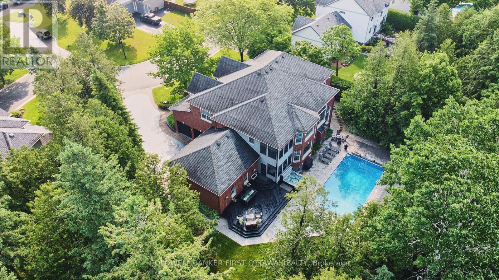 18 Cypress Gardens, Ottawa, Ontario  K2S 1W6 - Photo 49 - X12373157