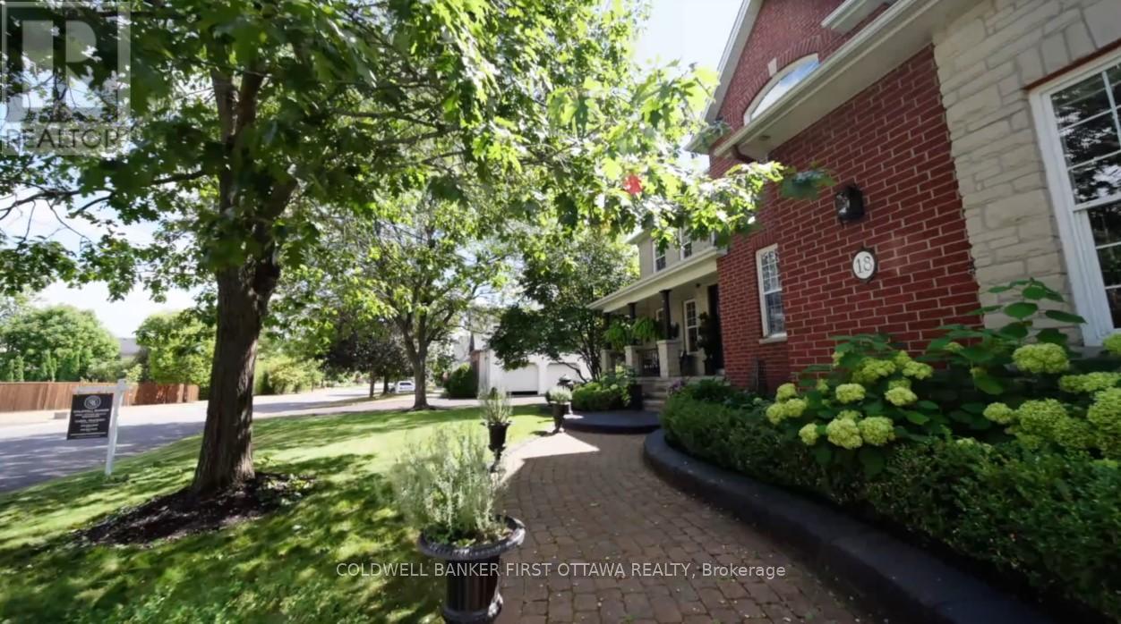 18 Cypress Gardens, Ottawa, Ontario  K2S 1W6 - Photo 5 - X12373157