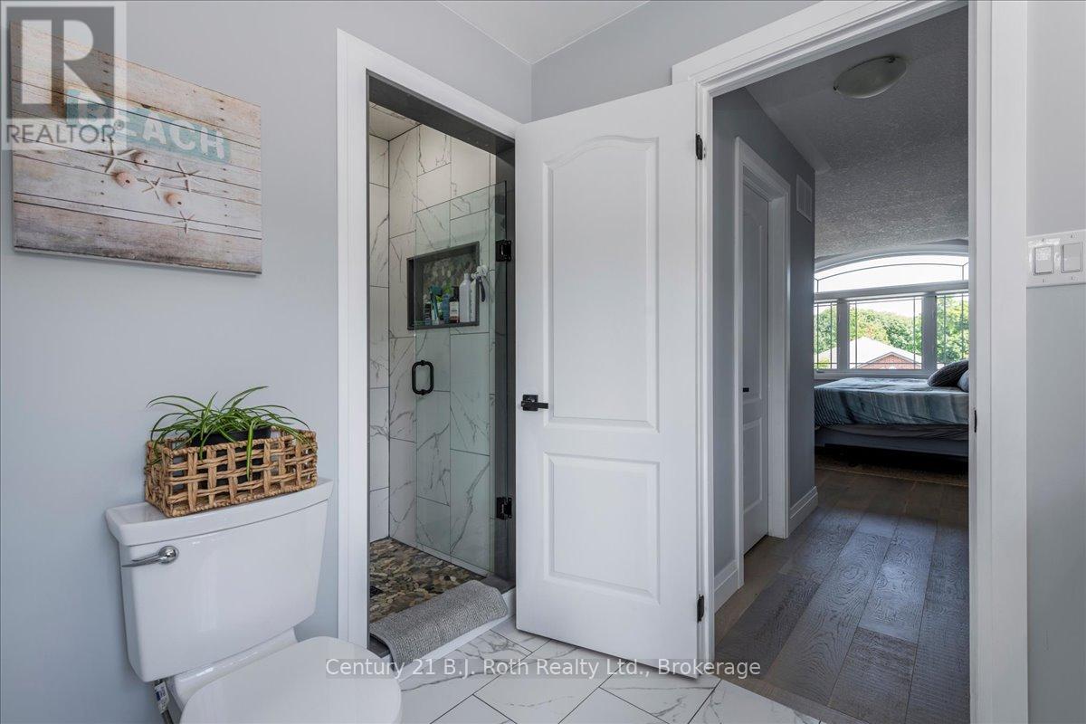 4 Sheppard Drive, Tay, Ontario  L0K 2A0 - Photo 24 - S12373168