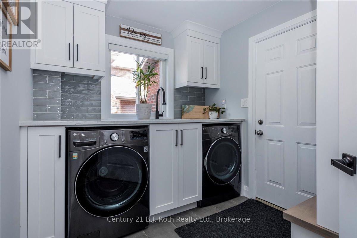 4 Sheppard Drive, Tay, Ontario  L0K 2A0 - Photo 7 - S12373168