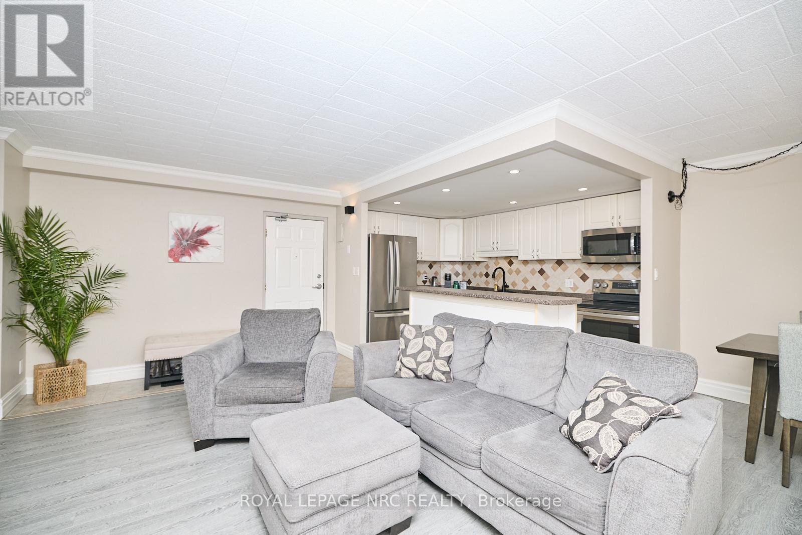 109 - 20 John Street, Grimsby, Ontario  L3M 1X5 - Photo 6 - X12373150