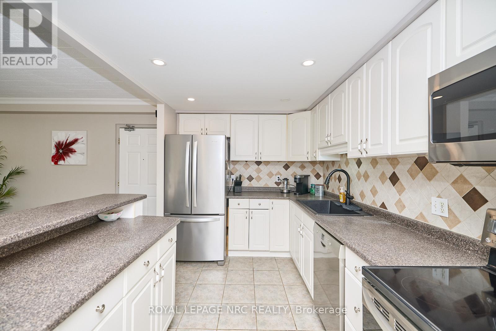 109 - 20 John Street, Grimsby, Ontario  L3M 1X5 - Photo 9 - X12373150