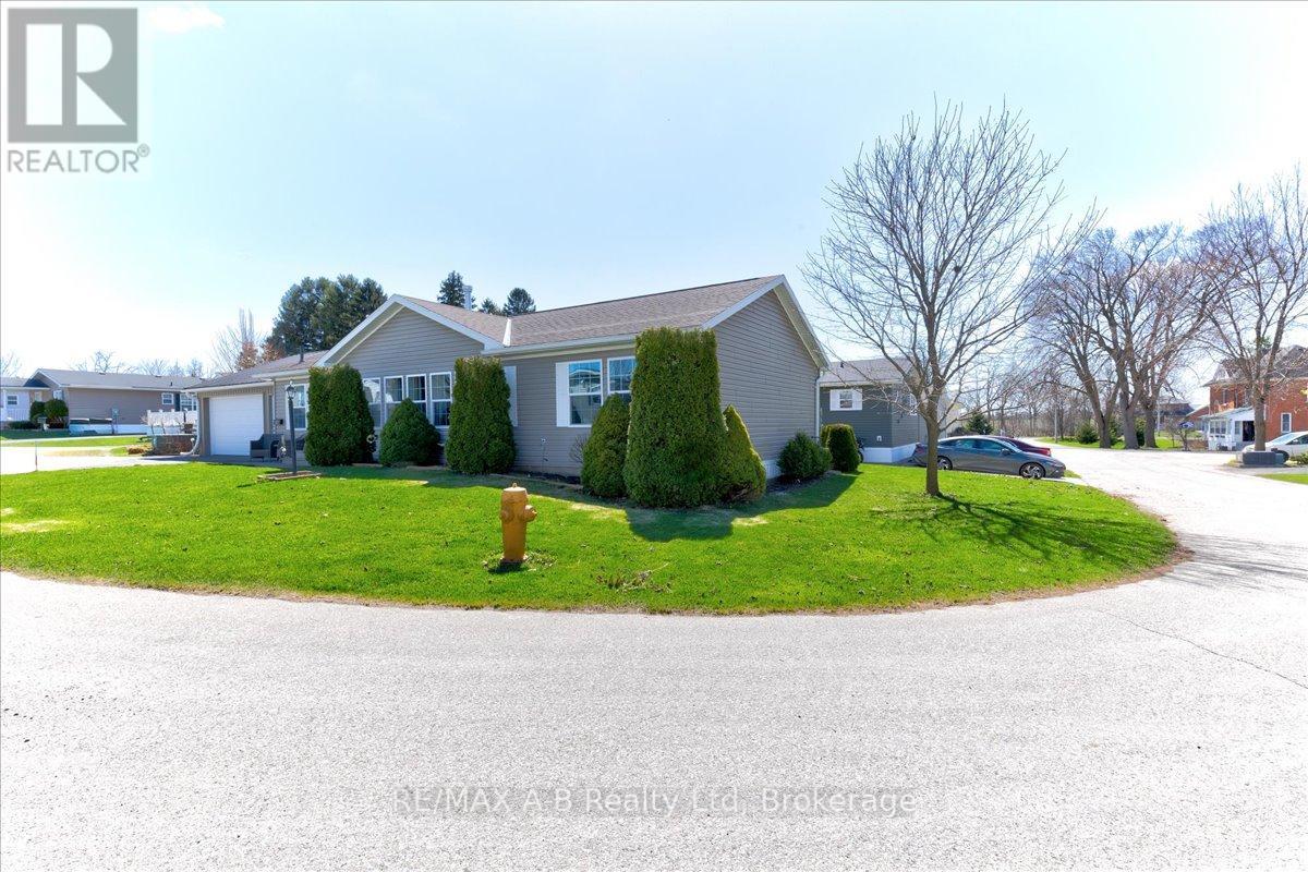 27 - 25 Thames Road, St. Marys, Ontario  N4X 1C4 - Photo 2 - X12373156