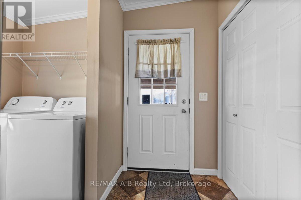 27 - 25 Thames Road, St. Marys, Ontario  N4X 1C4 - Photo 28 - X12373156