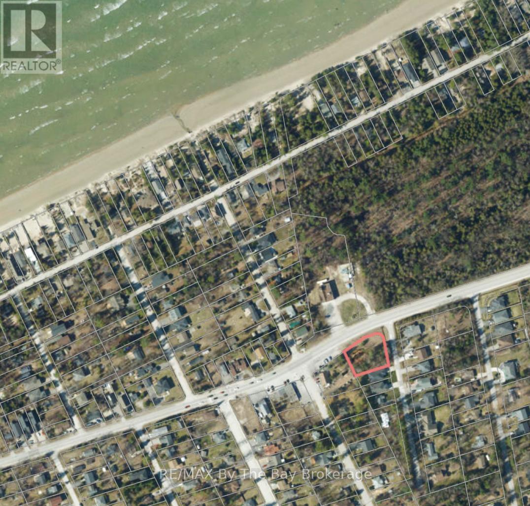 3057 Mosley Street, Wasaga Beach, Ontario  L9Z 1W7 - Photo 2 - S12245105