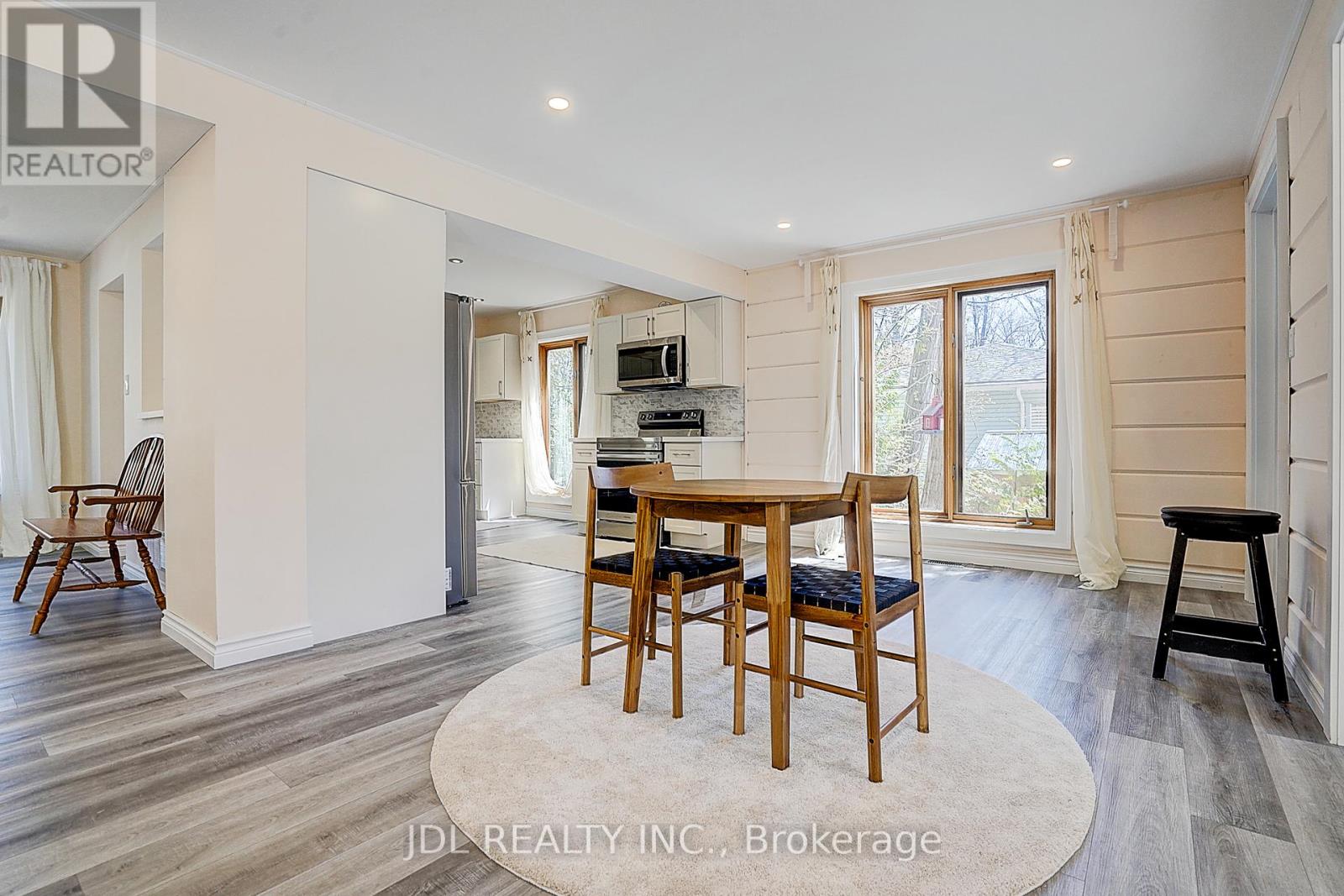 646 Oxbow Park Drive, Wasaga Beach, Ontario  L9Z 2V2 - Photo 10 - S12373117