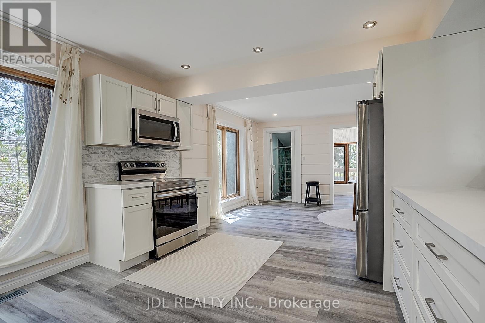 646 Oxbow Park Drive, Wasaga Beach, Ontario  L9Z 2V2 - Photo 19 - S12373117