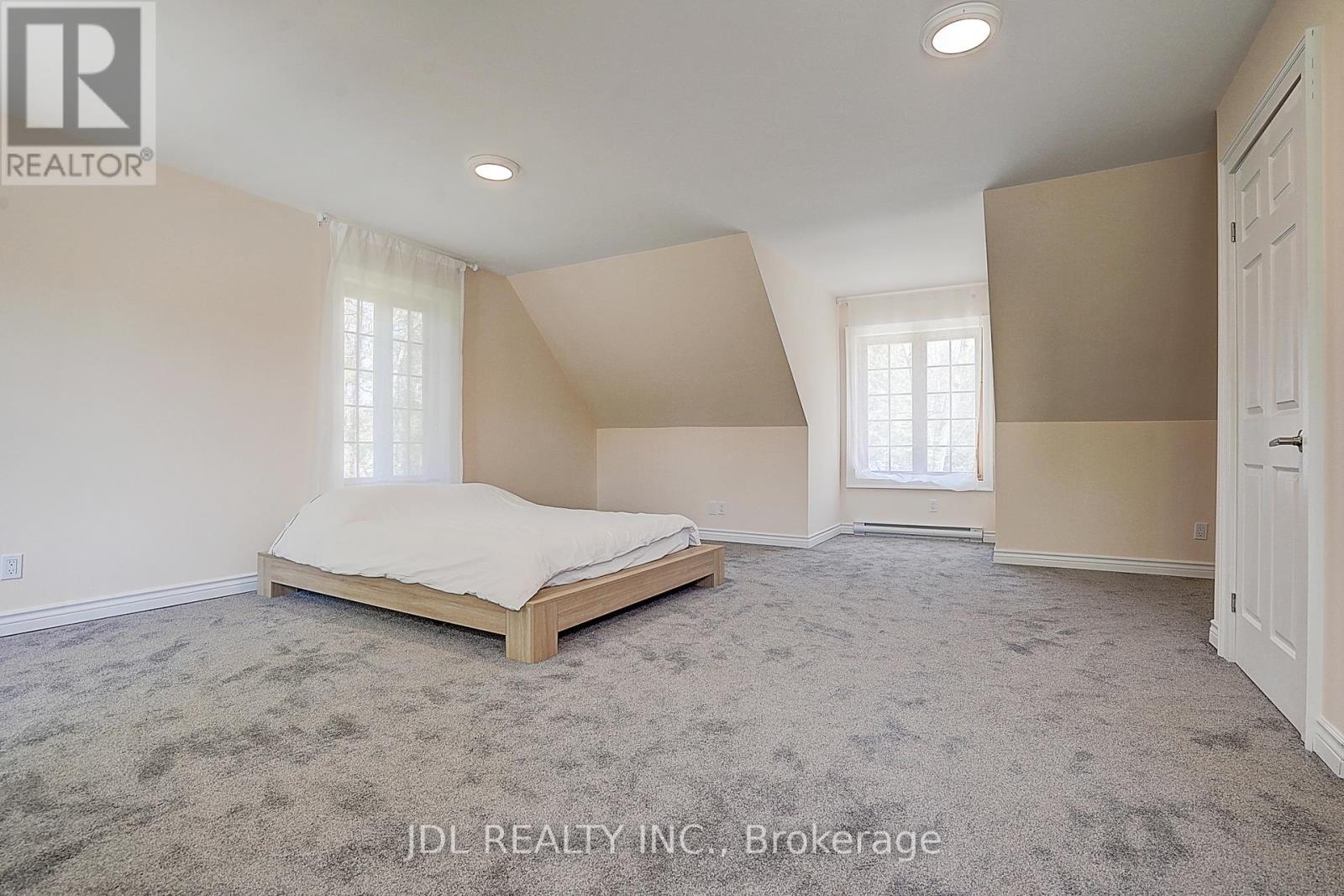 646 Oxbow Park Drive, Wasaga Beach, Ontario  L9Z 2V2 - Photo 22 - S12373117