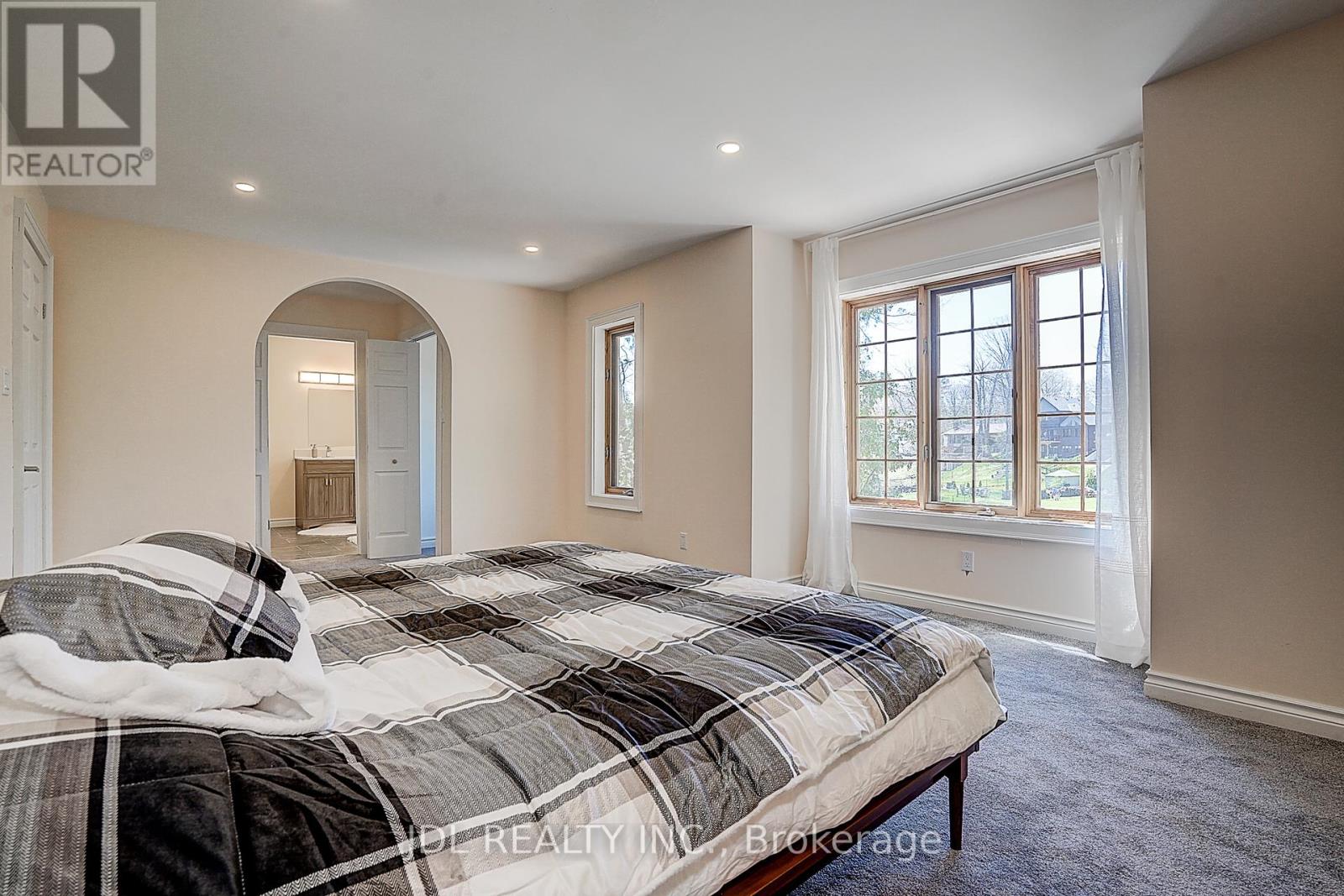 646 Oxbow Park Drive, Wasaga Beach, Ontario  L9Z 2V2 - Photo 28 - S12373117