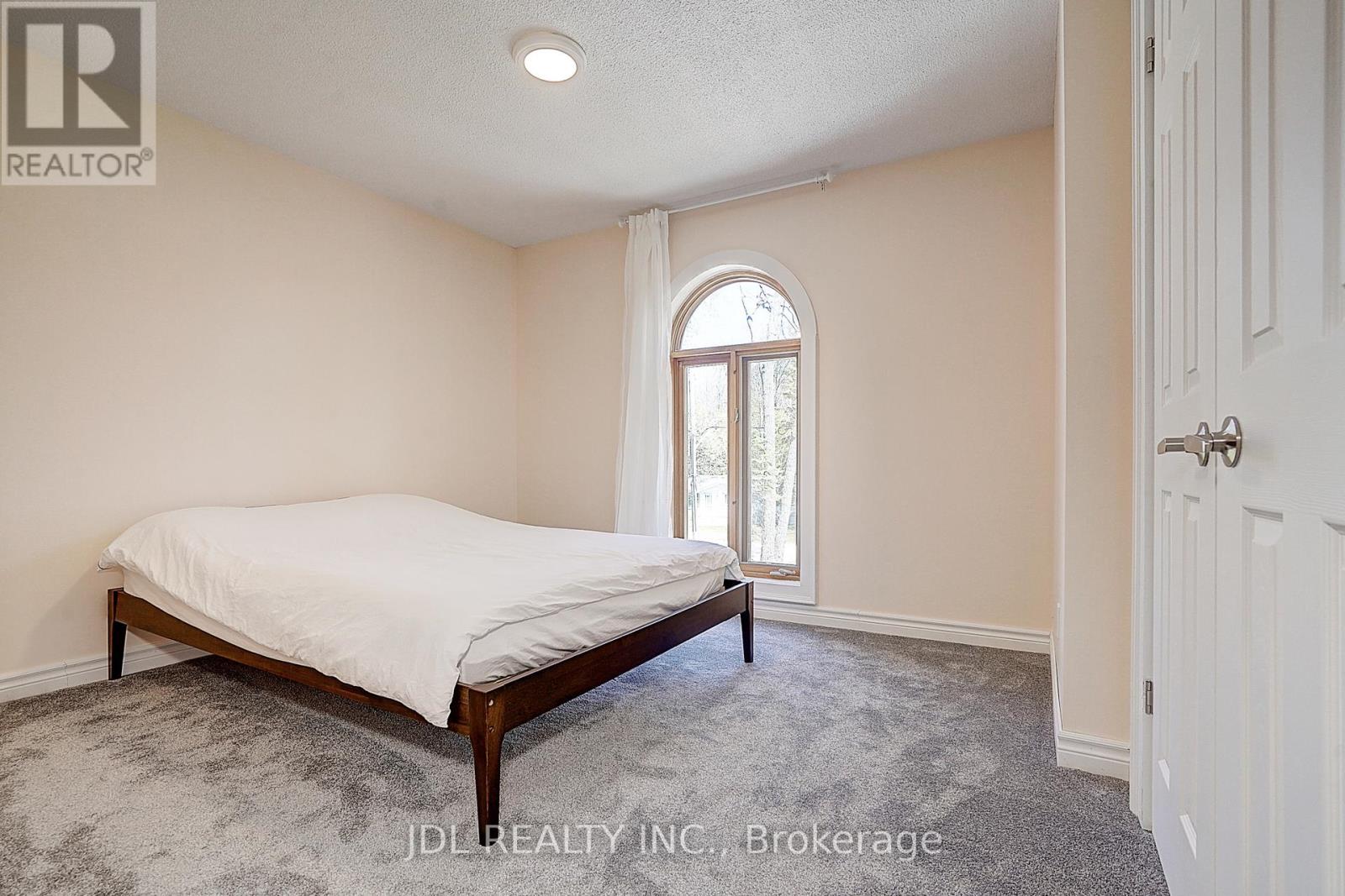646 Oxbow Park Drive, Wasaga Beach, Ontario  L9Z 2V2 - Photo 32 - S12373117