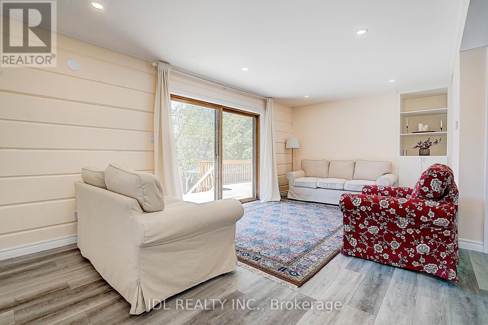 646 Oxbow Park Drive, Wasaga Beach, Ontario  L9Z 2V2 - Photo 8 - S12373117