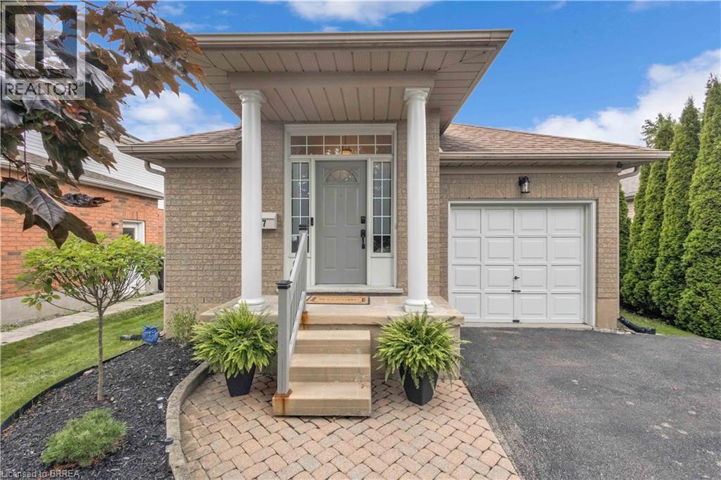 Property at 27 CANDLEWOOD Drive image 4