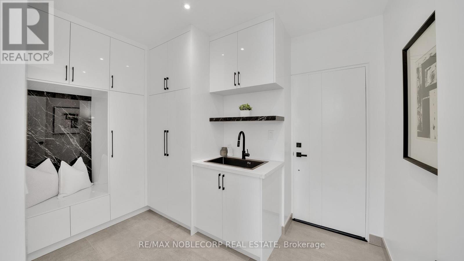 16 Deevale Road, Toronto, Ontario  M3M 1Z3 - Photo 16 - W12373096