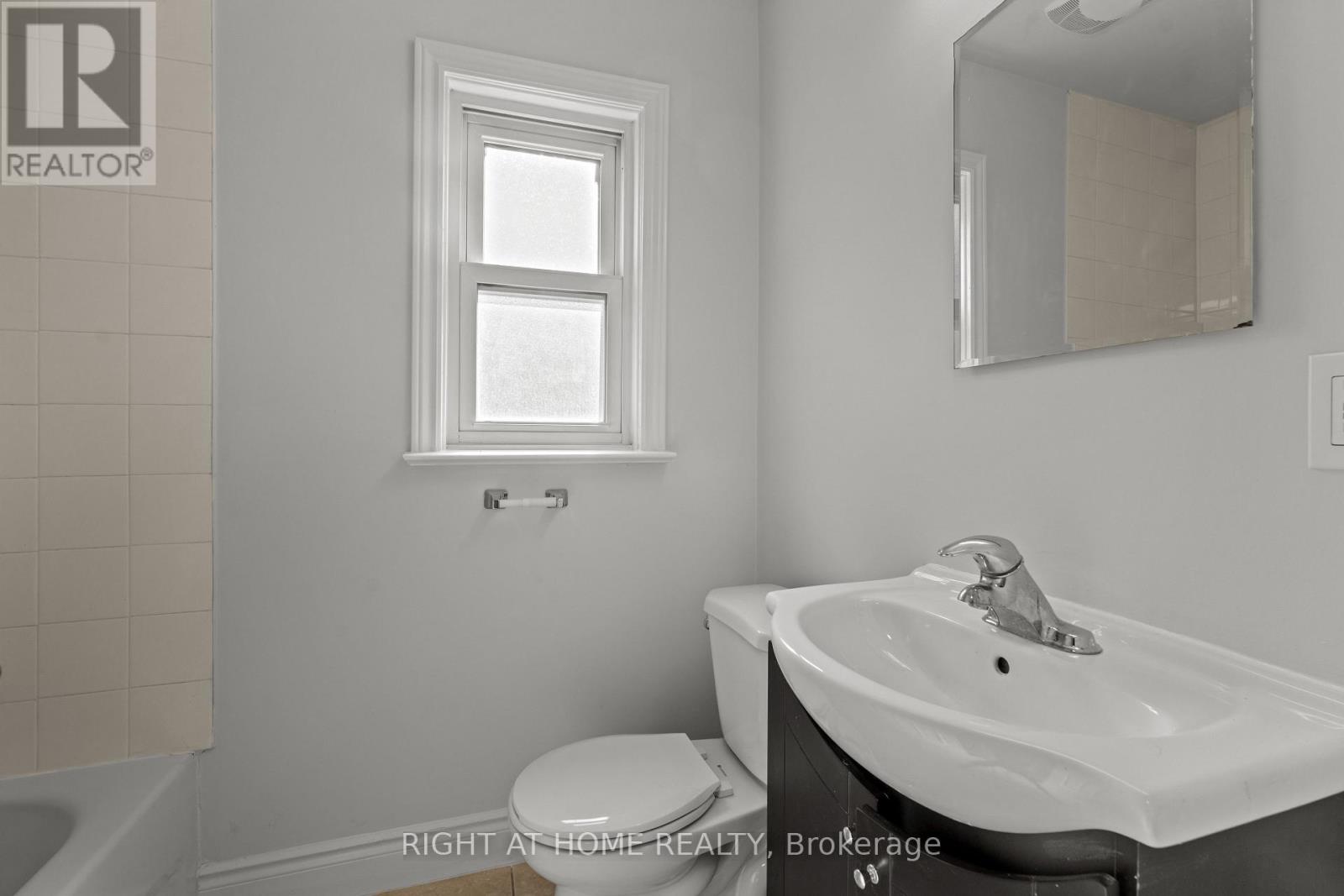 154 Edinborough Court, Toronto, Ontario  M6N 2E8 - Photo 15 - W12373115