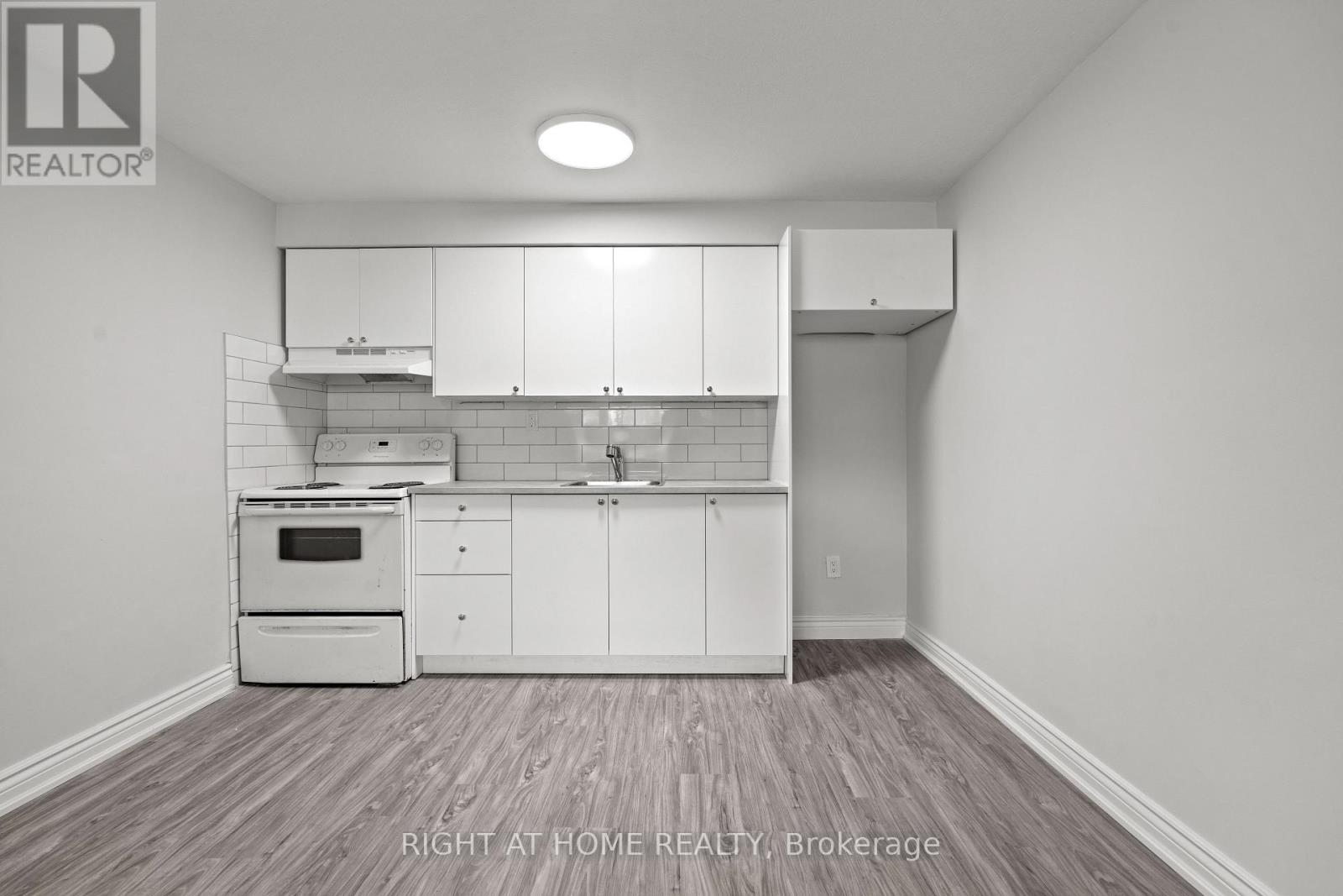 154 Edinborough Court, Toronto, Ontario  M6N 2E8 - Photo 20 - W12373115