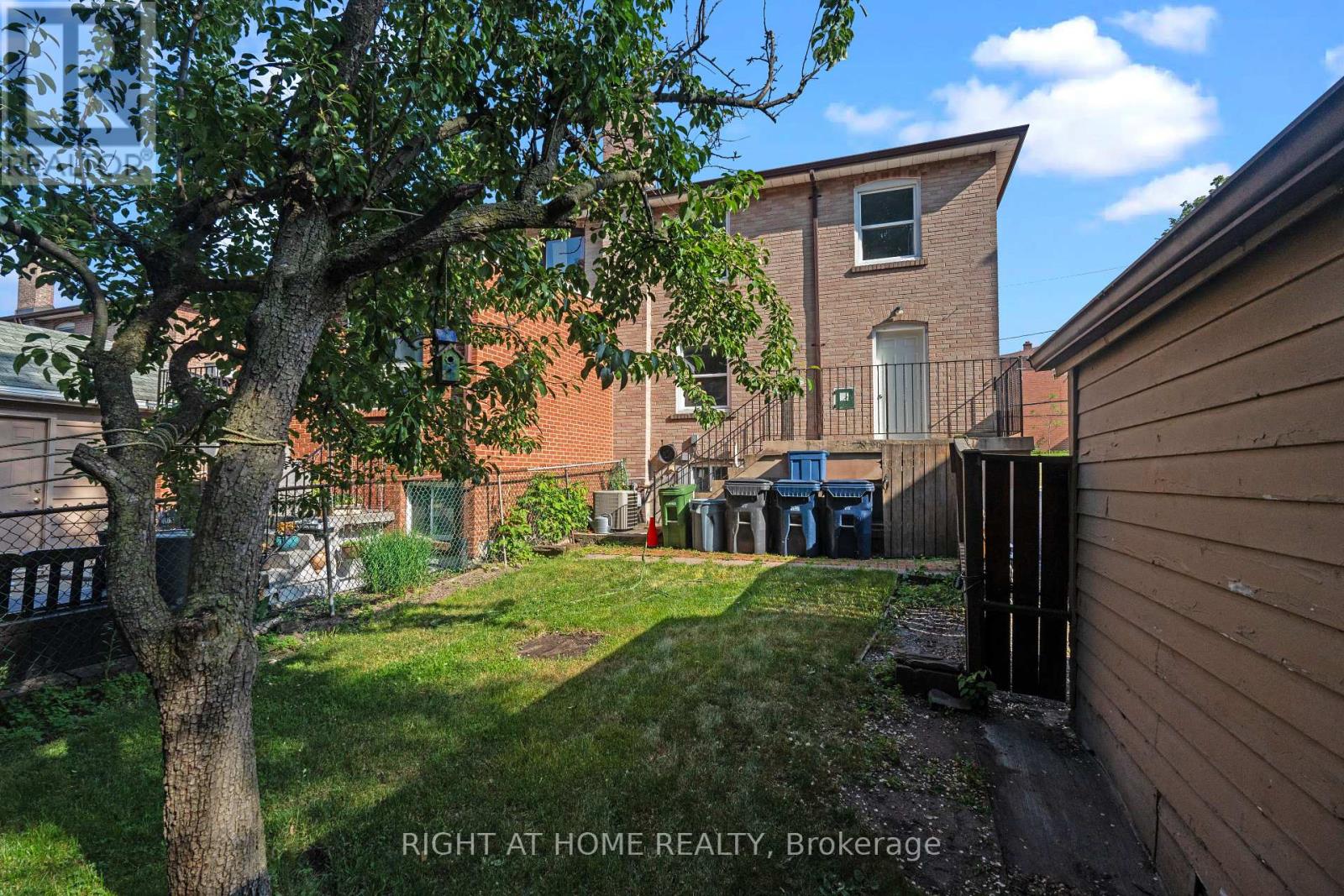 154 Edinborough Court, Toronto, Ontario  M6N 2E8 - Photo 23 - W12373115
