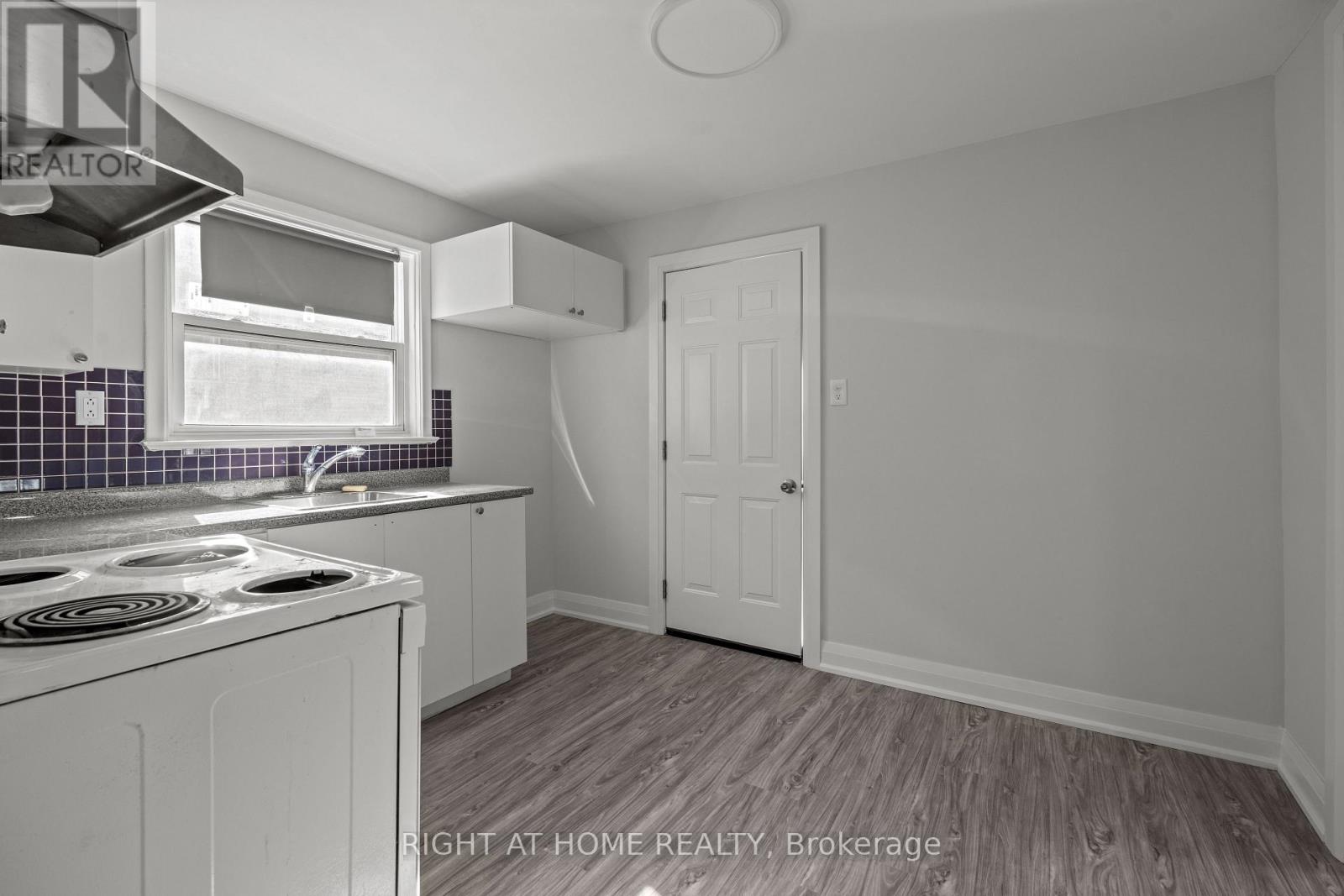 154 Edinborough Court, Toronto, Ontario  M6N 2E8 - Photo 8 - W12373115