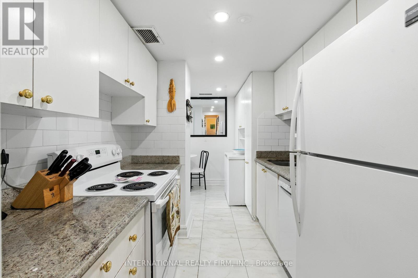 2608 - 1333 Bloor Street, Mississauga, Ontario  L4Y 3T6 - Photo 8 - W12373133